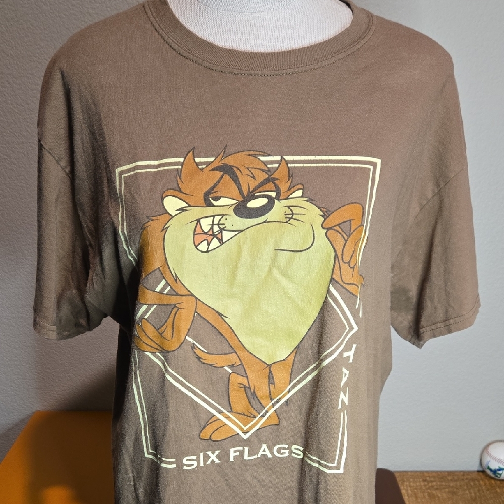Six Flags Taz Looney Tunes T-Shirt Large